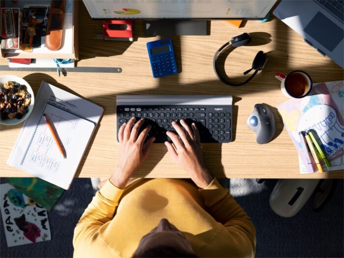 Logitech M575 Ergo Trackball for Business | Ergonomische Draadloze Muis | Rechtshandig | RF + Bluetooth | 2000 DPI | Grafiet - 6 Logitech M575 Ergo Trackball for Business | Ergonomische Draadloze Muis | Rechtshandig | RF + Bluetooth | 2000 DPI | Grafiet - 6