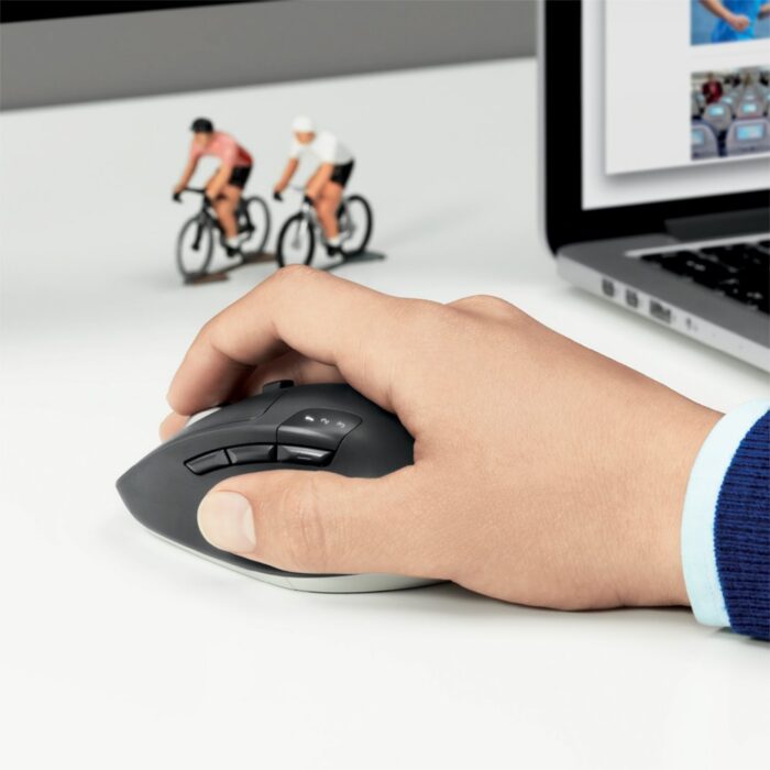 Logitech M720 Triathlon | Draadloze Muis | Rechtshandig | RF + Bluetooth | 1000 DPI | Zwart Logitech M720 Triathlon | Draadloze Muis | Rechtshandig | RF + Bluetooth | 1000 DPI | Zwart